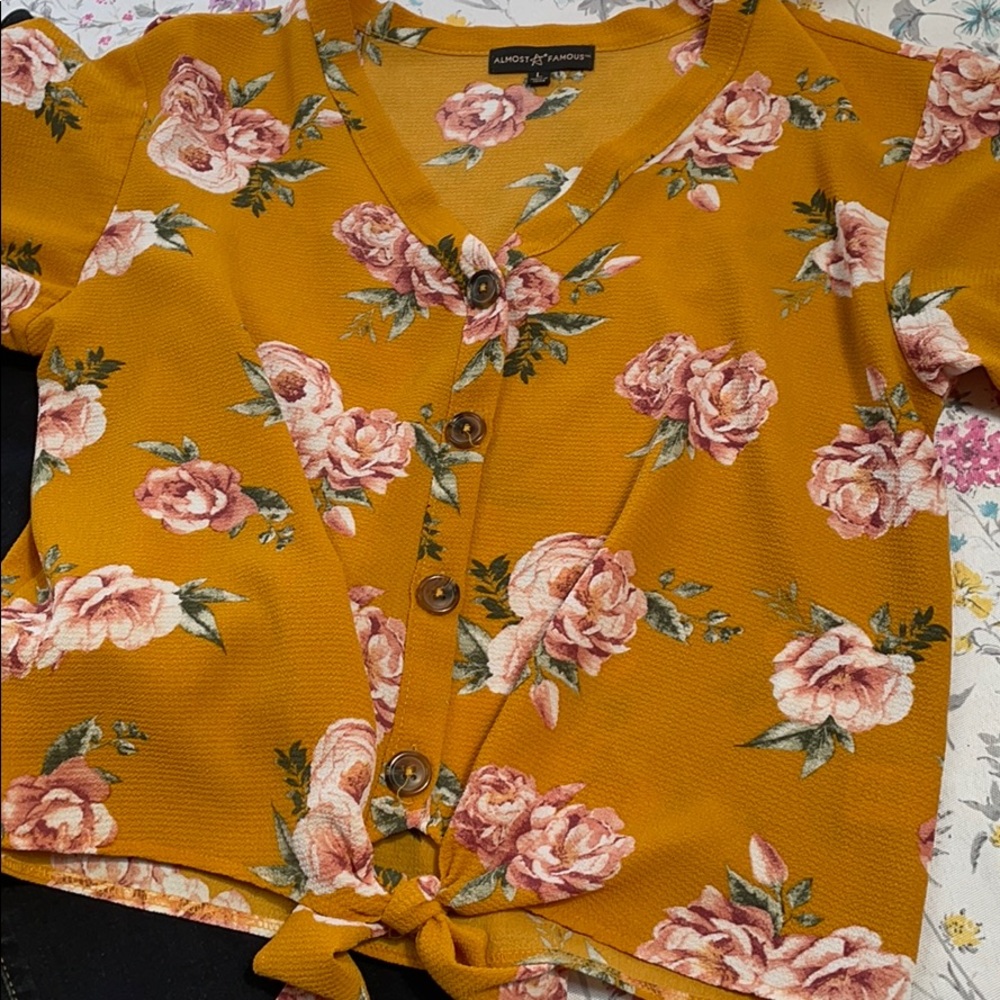 Almost Famous mustard button front floral top. Size Large.
